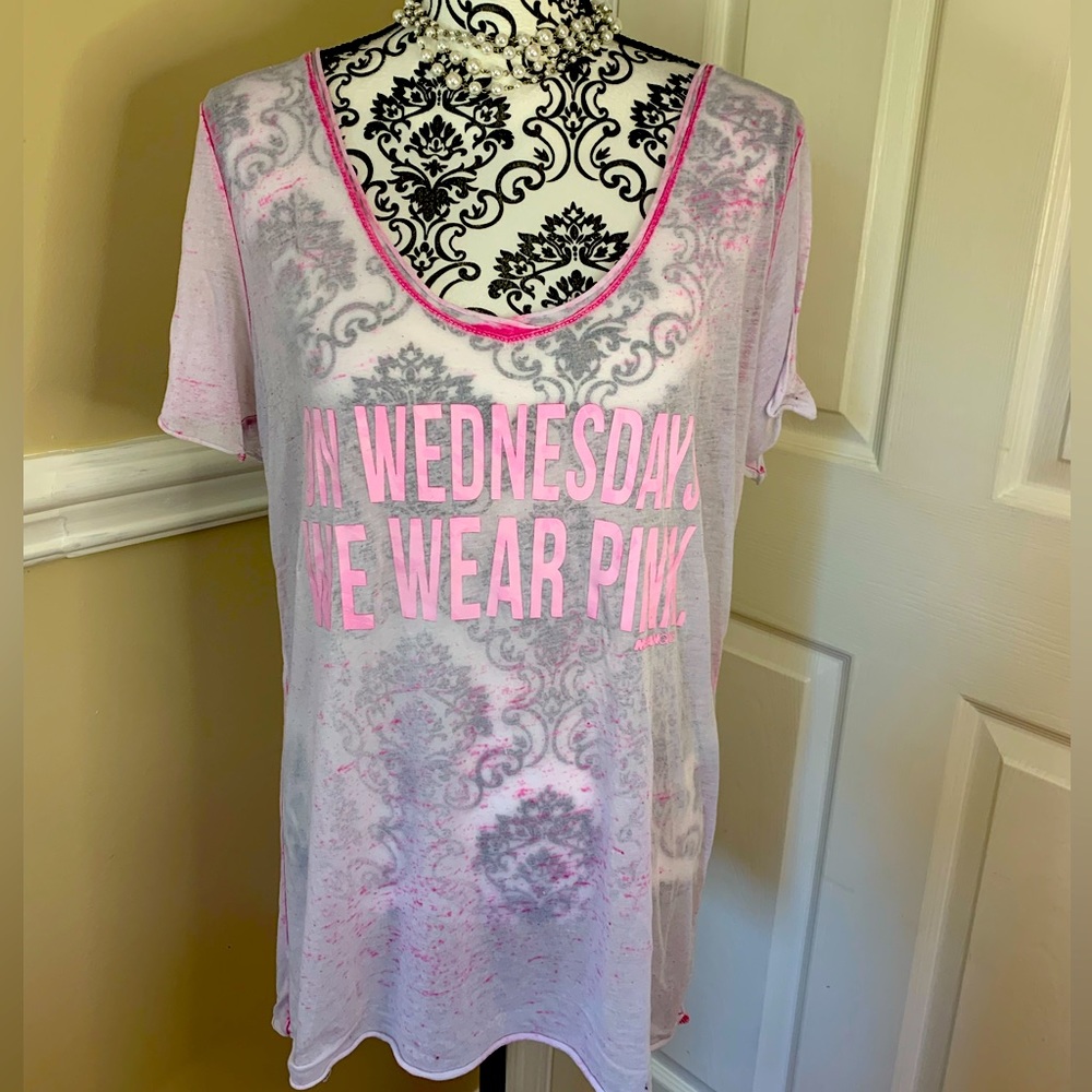 MeanGirls, “on Wednesdays We Wear Pink” T-shirt. Size Large
